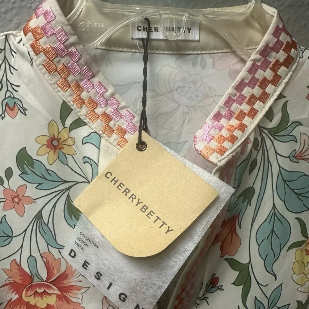 Floral Blouse - Picture 3 of 10